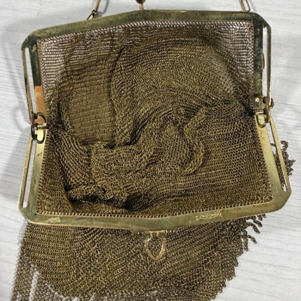Elegant Gold Mesh Evening Bag